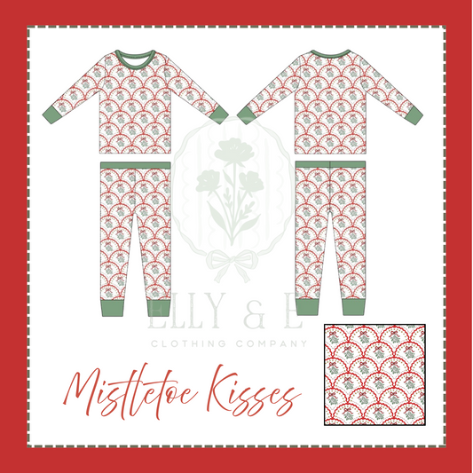 Mistletoe Kisses 2PC Set